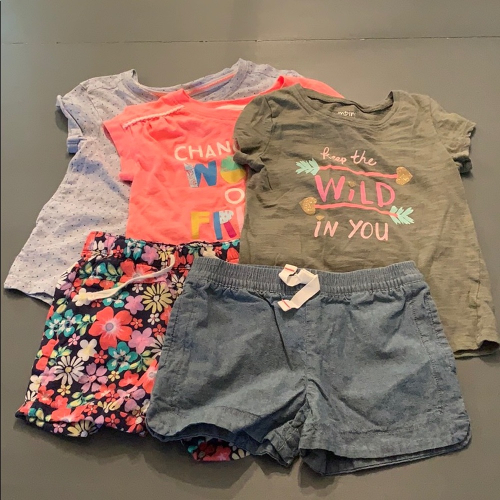 Girls Summer Bundle 4T! 3 Tees & 2 Shorts! 💙💗